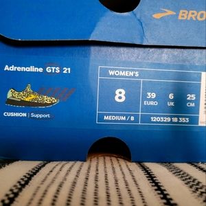 Brooks Adrenaline GTS 21 running shoes